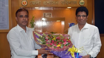 বরিশালে নতুন জেলা প্রশাসক দেলোয়ার হোসেন দায়িত্ব গ্রহণ