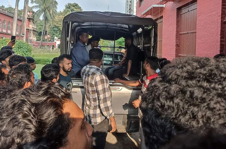 ঢাবিতে চোর সন্দেহ বরগুনার কৃতি সন্তান তোফাজ্জেল হত্যা, আটক ৬