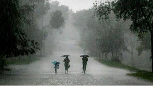 পাথরঘাটায় ২দিন ধরে ভারী বর্ষণে বিদ্যুৎ বিচ্ছিন্ন 