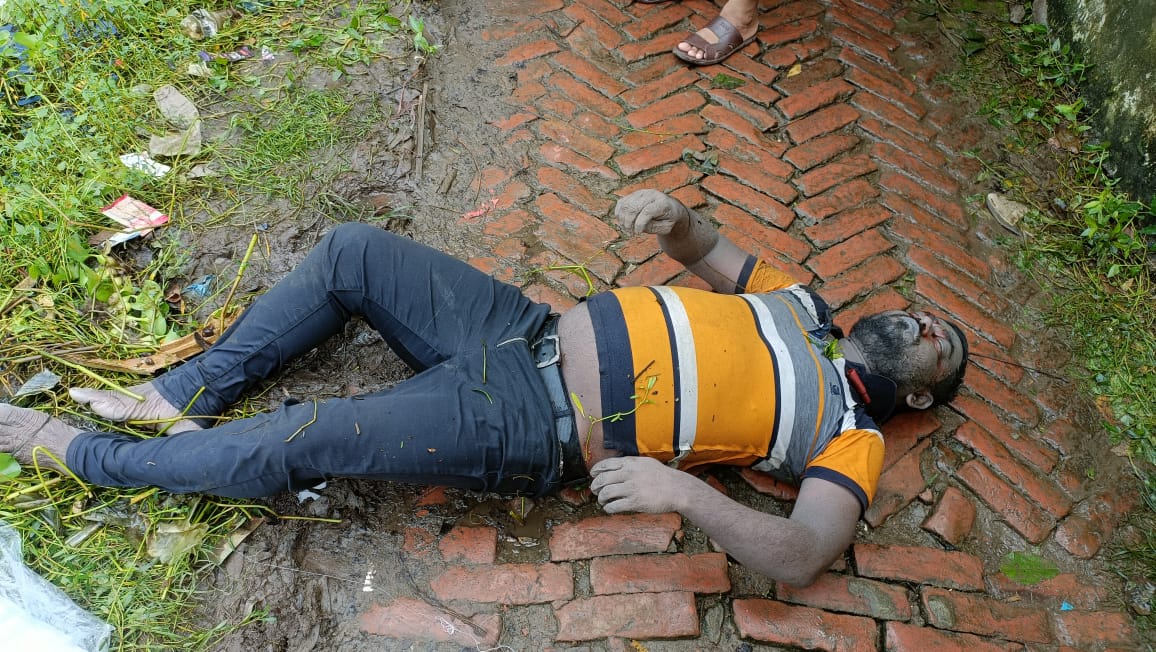 নগরীতে পুকুর থেকে ভাসমান যুবকের লাশ উদ্ধার করেছে পুলিশ।