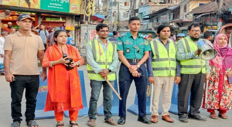 ৪র্থ দিনেও বরিশালে কাজ করছে নিসচার সড়ক যোদ্ধারা ,এডিসি রুনা লায়লা