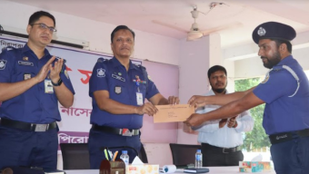পিরোজপুর জেলার ইন্দুরকানী থানা রক্ষায় বিশেষ অবদানের জন্য পুরস্কৃত হয়েছেন এস আই আব্দুল জলিল