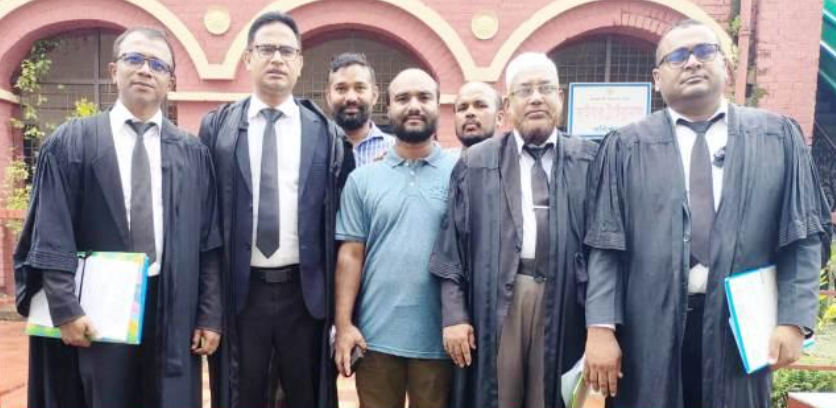 বরিশালে ডিজিটাল আইনের মামলা থেকে খালাস পেলেন সাংবাদিক নোমানী