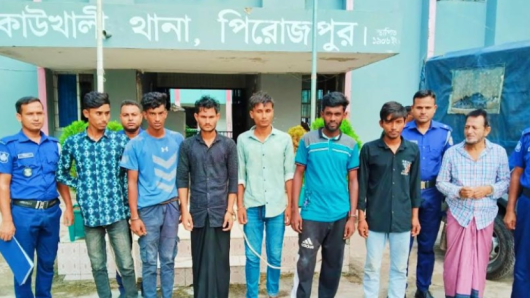 পিরোজপুরে নাশকতার মামলার আসামি কৃষকলীগ নেতা মনির কাজীসহ গ্রেপ্তার ৭