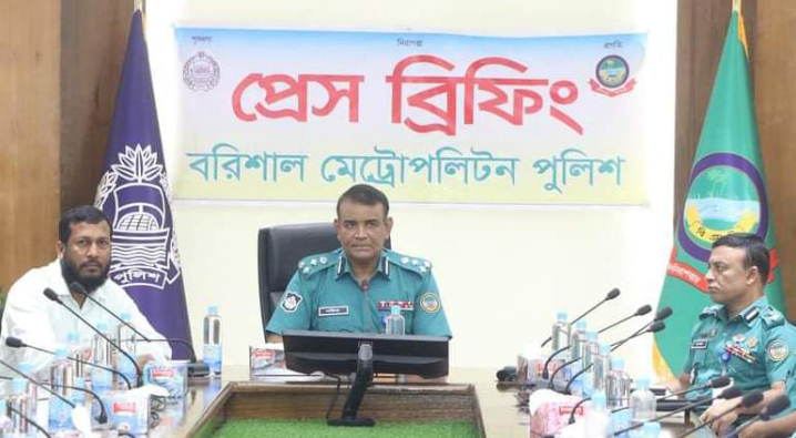 বরিশালে যানজট নিরসনে অবৈধ অটোরিকশা তৈরির কারখানা বন্ধে,পুলিশ কমিশনারের নির্দেশ