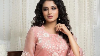 গুরুত্বপূর্ণ বন্ধুর সঙ্গে দূরত্ব ঘোচাতে যা করলেন ফারিণ