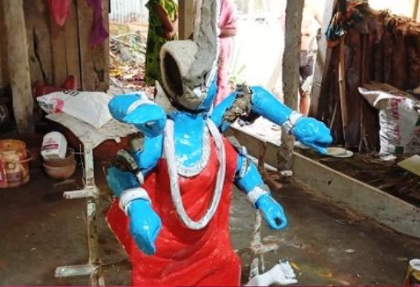 পিরোজপুরে প্রতিমা ভেঙ্গে প্রতিপক্ষকে ফাঁসাতে গিয়ে নিজেই ফেঁসে গেলেন সুখরঞ্জন