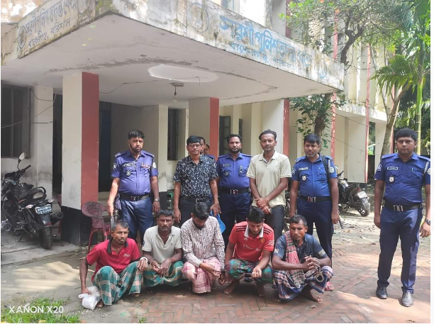 বরিশালে ইলিশ শিকারে নিষেধাজ্ঞার ১৩ দিনে ৩১৪ জেলের কারাদণ্ড