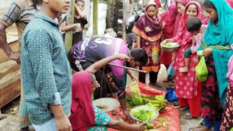 বরিশালে ন্যায্যমূল্যের দোকান প্রথম দিনেই ব্যাপক সাড়া