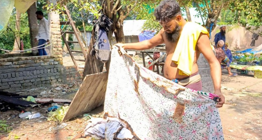 পটুয়াখালী কলাপাড়ায় কৃষকের বসতঘর আগুনে পুড়ে ছাই
