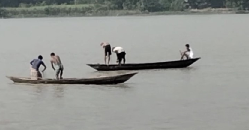 বরিশালে নিষেধাজ্ঞায় থামছে না ইলিশ নিধন, আধারেই হচ্ছে বেচাকেনা