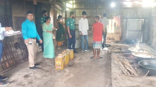 বরিশালে ভোক্তা অধিকারের অভিযানে ৪ প্রতিষ্ঠানকে ৩০ হাজার টাকা জরিমানা