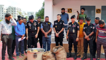 বরিশালে ২২২ কচ্ছপ উদ্ধার,বাসের সুপারভাইজার ও সহকারী আটক