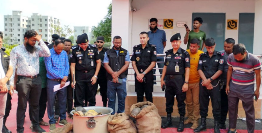 বরিশালে ২২২ কচ্ছপ উদ্ধার,বাসের সুপারভাইজার ও সহকারী আটক