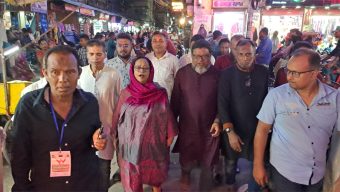 বরিশালে পুজামণ্ডপ পরিদর্শনে বিএনপি নেত্রী শিরিন,ফুলেল শুভেচছায় মুগ্ধ
