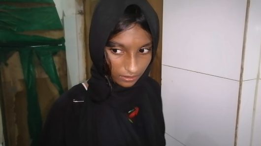 শেবাচিম হাসপাতালে বাচ্চা চুরি সন্দেহে এক কিশোরীকে পুলিশে দিলো জনতা