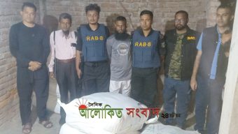 বরিশালে র‍্যাবের অভিযানে ২৫ ‘শো কেজি নিষিদ্ধ পলিথিন জব্দ গ্রেপ্তার -১