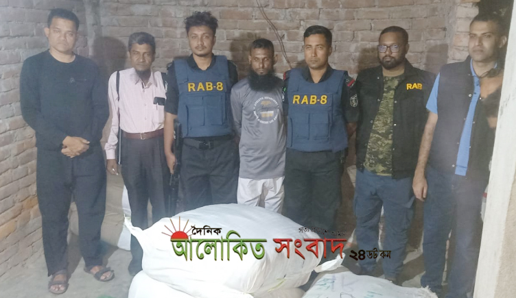 বরিশালে র‍্যাবের অভিযানে ২৫ ‘শো কেজি নিষিদ্ধ পলিথিন জব্দ গ্রেপ্তার -১