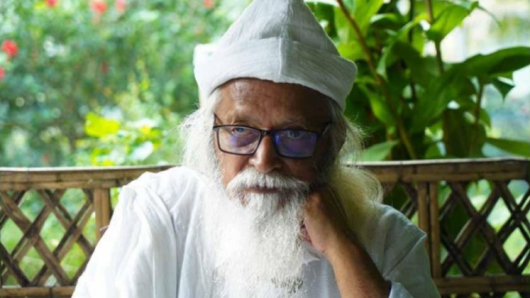 ‘ভাসানীর ছবি মুছে ফেলেছেন, আর শেখ মুজিবেরটা নামালে আপত্তি’