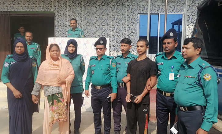 বরিশালের আলোচিত আনিচ হত্যার আসামী,মা- ছেলেকে গ্রেপ্তার করেছে পুলিশ!