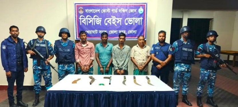 ভোলায় দুর্ধর্ষ সন্ত্রাসী বেলায়েত বাহিনীর প্রধানসহ গ্রেপ্তার ৪, আগ্নেয়াস্ত্র উদ্ধার