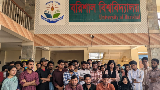 ট্রেনের টিটিই কর্তৃক ববি শিক্ষক-শিক্ষার্থীদের হেনস্তা ও সমন্বয়ক ট্যাগ