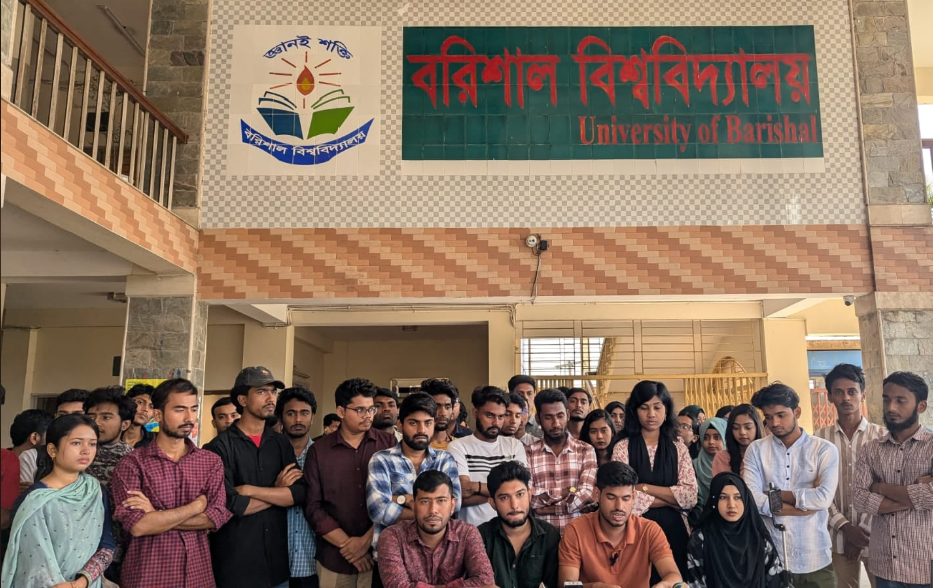 ট্রেনের টিটিই কর্তৃক ববি শিক্ষক-শিক্ষার্থীদের হেনস্তা ও সমন্বয়ক ট্যাগ