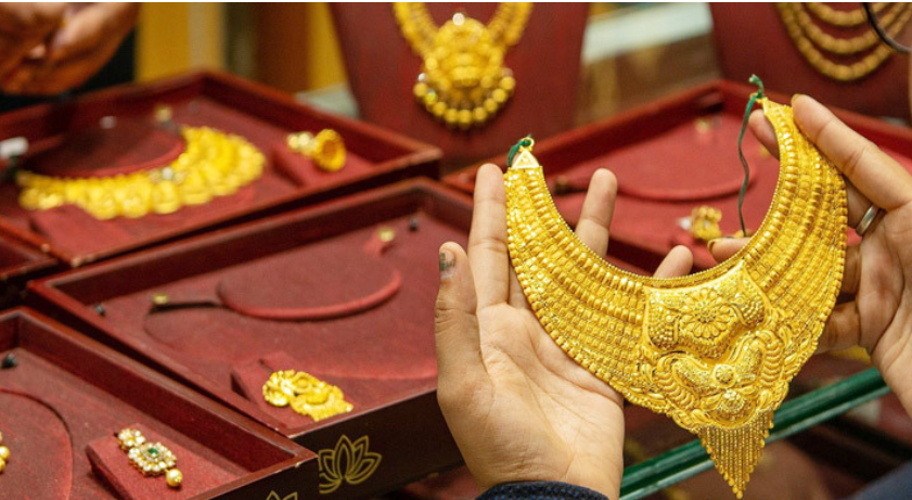 সোনার দাম আরও বাড়লো, ভরি ১ লাখ ৪২ হাজার টাকা