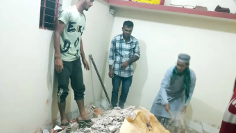 ব্যক্তি উদ্যোগে মাজার, গুঁড়িয়ে দিলো এলাকাবাসী