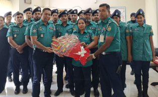 বিএমপি’র উপ-পুলিশ কমিশনার রুনা লায়লা’র এয়ারপোর্ট থানা পরিদর্শন