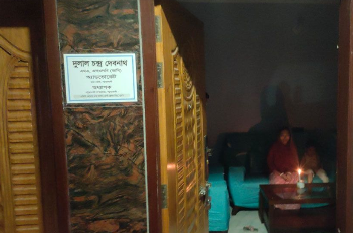 পটুয়াখালীতে স্ত্রীকে বাসা ছাড়া করতে যে কাণ্ড ঘটালেন আইনজীবী