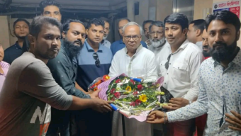 বিএনপির মহাসচিব রিজভীকে বরিশাল জেলা ছাত্রদলের ফুলেল শুভেচ্ছা