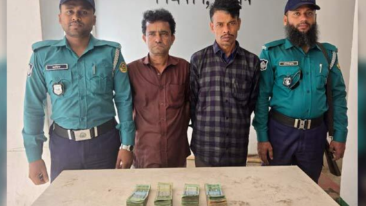 যাত্রীর ফেলে যাওয়া টাকা আত্মসাৎ, সহযোগীসহ অটোরিকশাচালক গ্রেফতার
