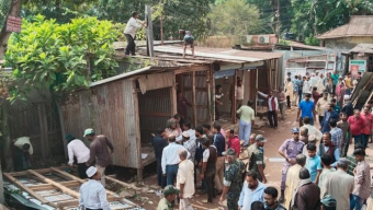 বরিশালে বিনা নোটিশে উচ্ছেদ করায় বিপাকে ষ্ট্যাম্প বিক্রেতারা