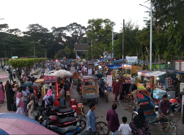 নগরীর বেলসপার্ক অবৈধ দখলদারদের কবলে , জেলা প্রশাসকের দৃষ্টি আকর্ষণ?