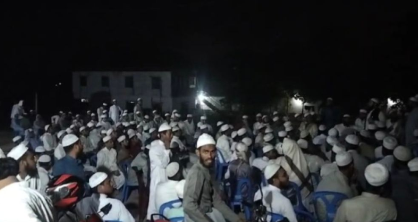 জনতার বাধায় হত্যা মামলার আটক আসামীকে ছেড়ে দিলো পুলিশ