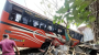 বরিশালে নিয়ন্ত্রণ হারিয়ে যাত্রীবাহি বাস খাদে, ভ্যানের যাত্রী নিহত