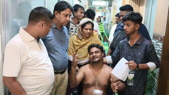 ফাঁকা গুলি ছুড়ে এলাকায় আতঙ্কের সৃষ্টি,ছাত্রদল ক্যাডারের নেতৃত্বে সাংবাদিক নির্যাতন