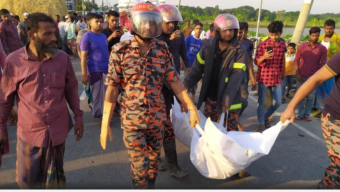 মোটরসাইকেলে ঘুরতে বেরিয়ে প্রাণ গেল ২ বন্ধুর
