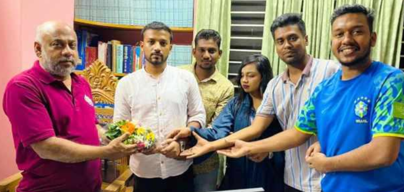 বরিশাল আদালতের নব-নির্বাচিত পিপি লিংকনকে ফুলেল শুভেচ্ছা জানালো আইনছাত্র ফোরাম