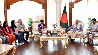 দেশের মানুষ সাফল্য চায়, তোমরা সেই সাফল্য এনে দিয়েছো : প্রধান উপদেষ্টা ড. ইউনূস
