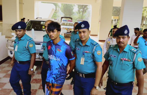 বরিশালে বাস চাপায় শিক্ষার্থী নিহত, পলাতক ড্রাইভার জামিল ডিবির খাঁচায়