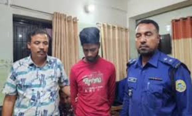 প্রেমের প্রস্তাবে রাজি না হওয়ায় অষ্টম শ্রেণির শিক্ষার্থীকে কুপিয়ে জখম