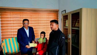 জিহ্বার ভার বহন করতে পারছে না বিরল রোগে আক্রান্ত জুবায়ের,সহায়তায় সাজ্জাদ পারভেজ
