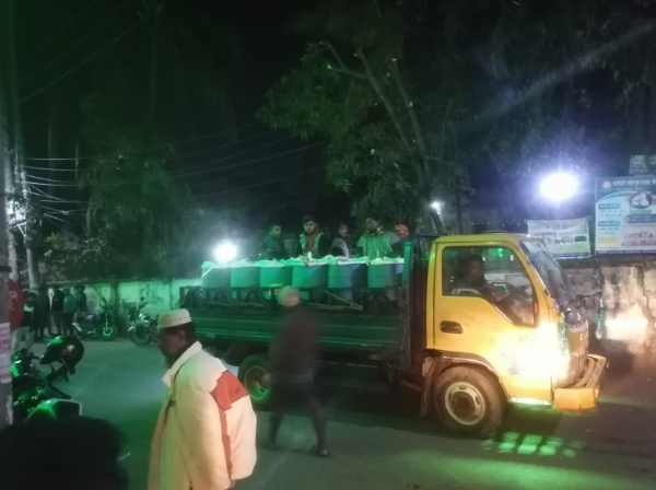 নগরীতে গভীর রাতে রেনুপোনা’র গাড়ী থানার সামনে আটকিয়ে মোটা অংকের টাকা চাঁদাবাজি!