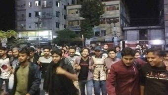আগরতলায় বাংলাদেশ উপ-দূতাবাসে হামলার প্রতিবাদে বরিশাল বিশ্ববিদ্যালয়ে বিক্ষোভ