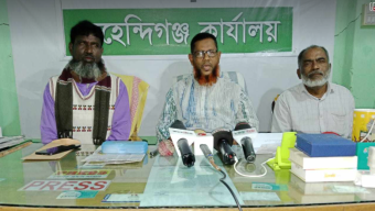 মেহেন্দিগঞ্জ রিপোর্টার্স ইউনিটিতে সাবেক কৃষক দল নেতার সংবাদ সম্মেলন