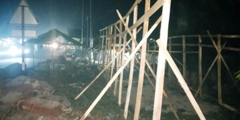 বরিশালে যুবদল ও আ’লীগ নেতাদের বিরুদ্ধে পুলিশ কর্মকর্তার জমি দখলের অভিযোগ