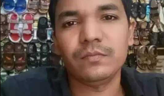 বরিশালে প্রকাশ্যে রাস্তায় ফেলে স্ত্রীকে পেটালেন স্বামী