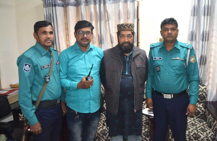 বরিশালে মৃত্যুদণ্ডে পলাতক আসামিকে ঢাকা থেকে গ্রেফতার করেছে কোতয়ালী থানার পুলিশ